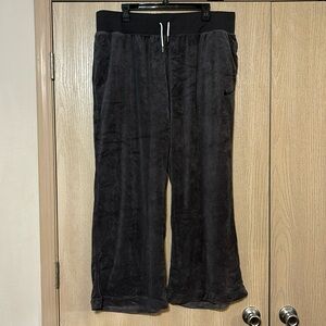 Nike Women’s Gray Terry Sweats NWOT